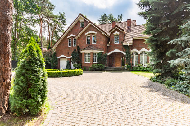 Best Professional Driveway Pavers  in Middleburg Heights, OH